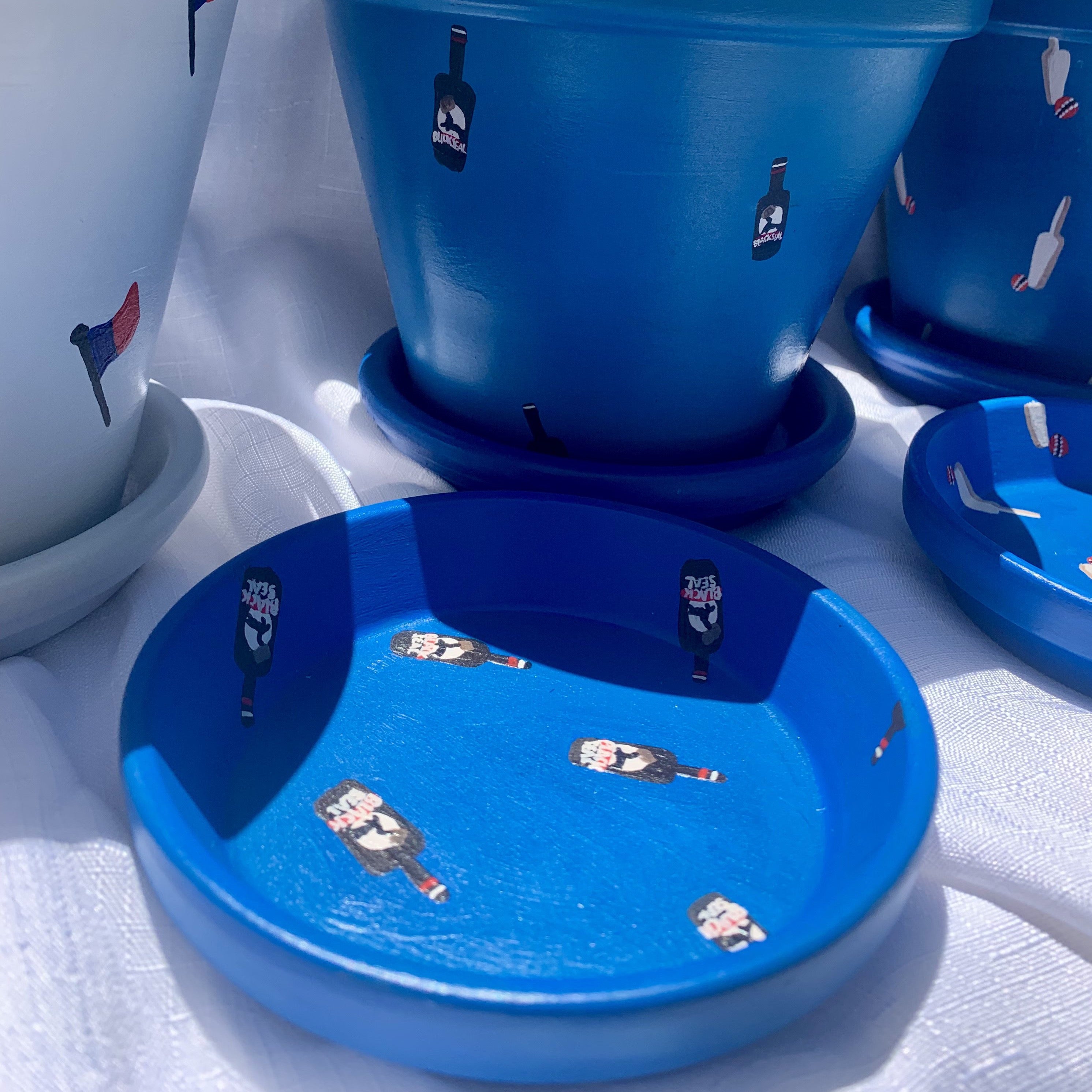 4" Plate - Black Seal