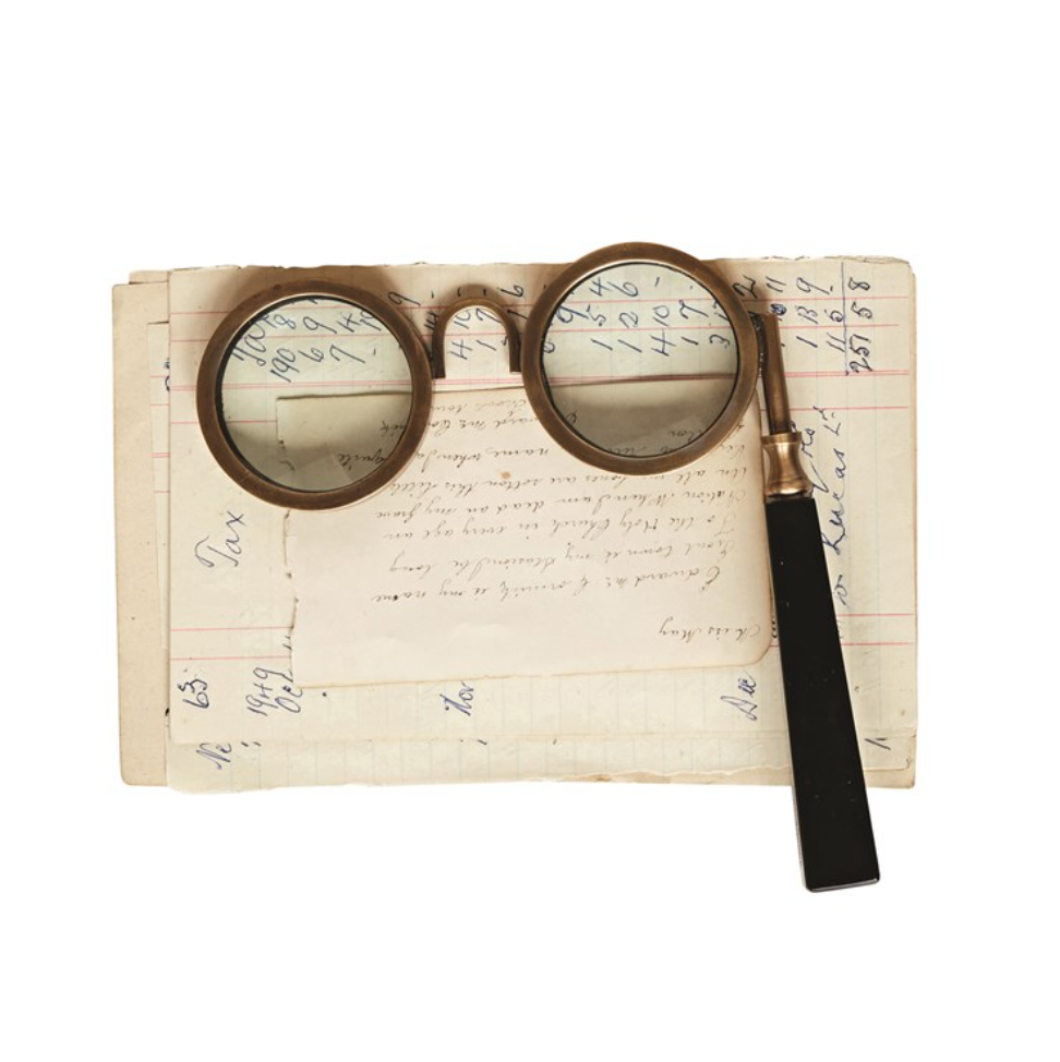 Spectacle Magnifying Glass