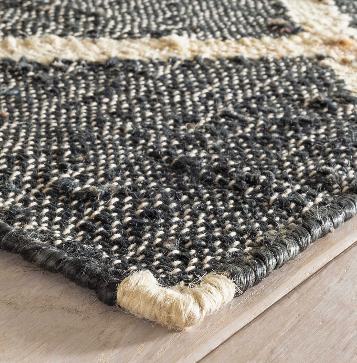 Kali Black Jute Rug -