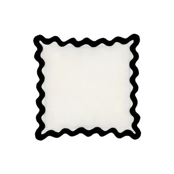 24" Pillow, White/Blk Scallop