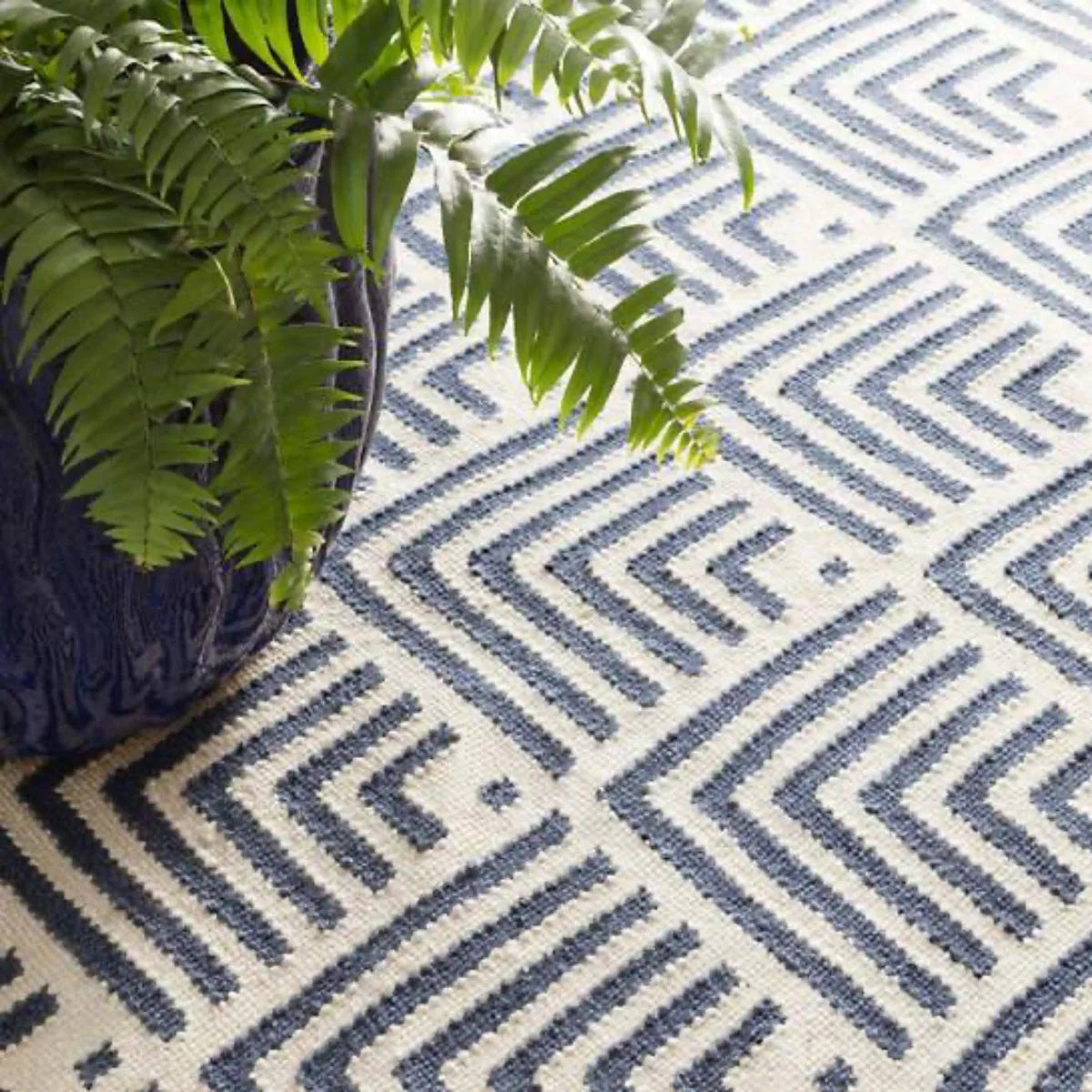 Cleo Navy Rug 2x3