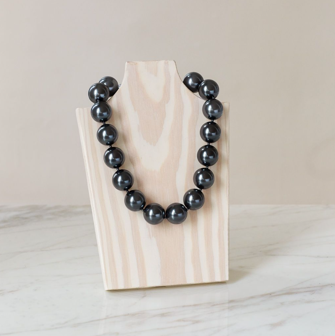 Hot Girl Pearls Cooling Necklace
